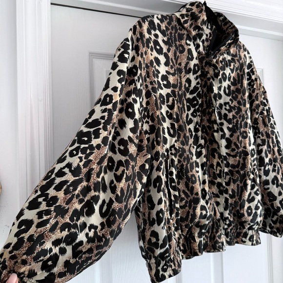 Vintage STUNT 100% Silk Leopard Print Bomber Jacket  Windbreaker Petite Medium - Picture 3 of 10